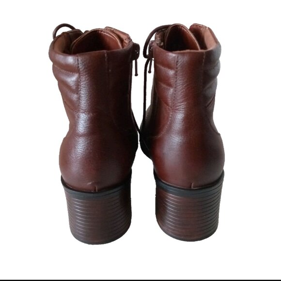 Clarks Collection Women's Brown Leather Ankle Boots Lace up Ultra Comfort Sz10 - Picture 2 of 8